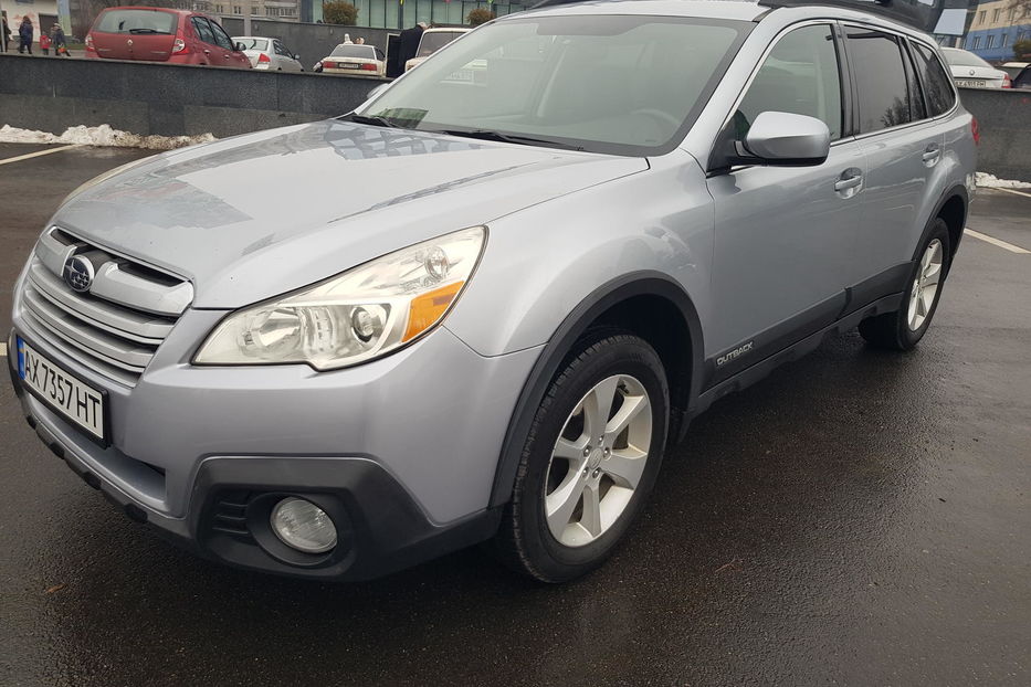 Продам Subaru Outback 2013 года в Харькове