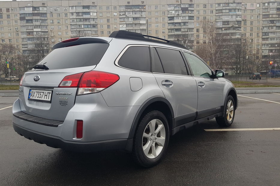 Продам Subaru Outback 2013 года в Харькове