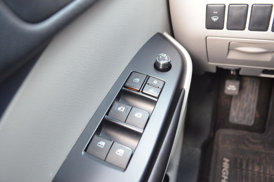 Продам Toyota Highlander 2015 года в Киеве