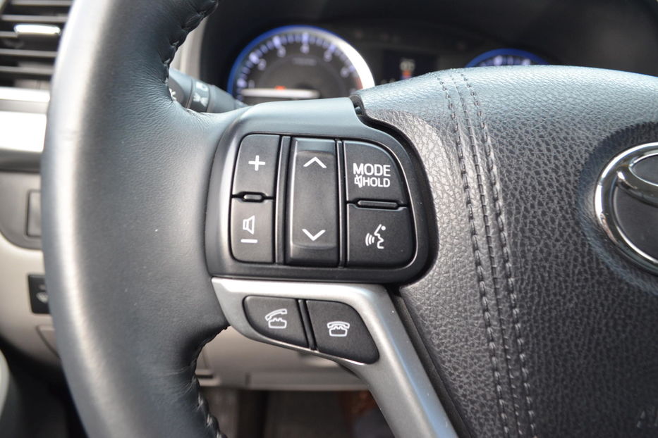 Продам Toyota Highlander 2015 года в Киеве