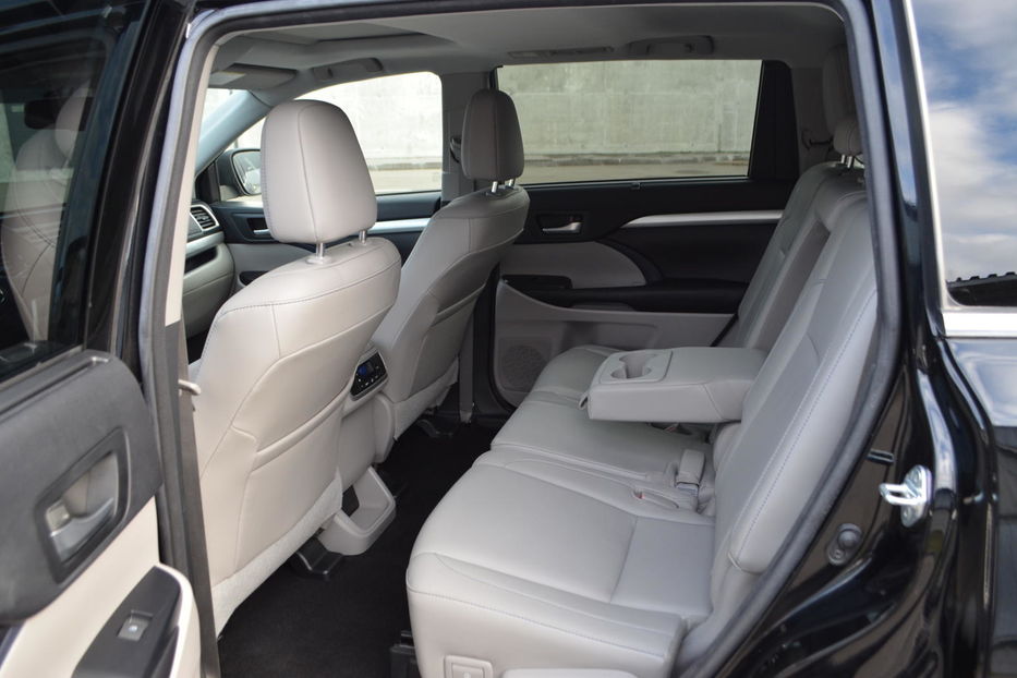 Продам Toyota Highlander 2015 года в Киеве