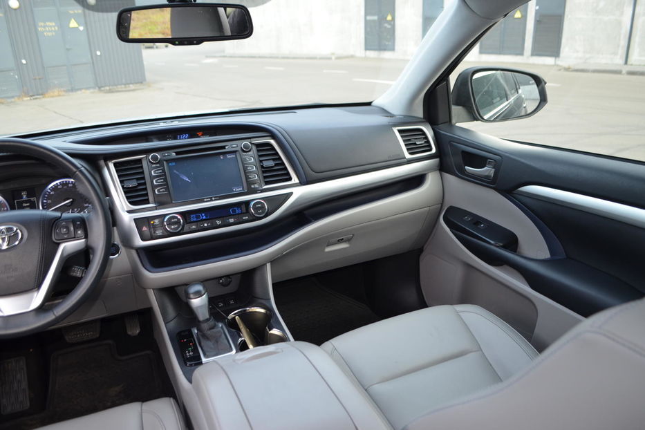 Продам Toyota Highlander 2015 года в Киеве