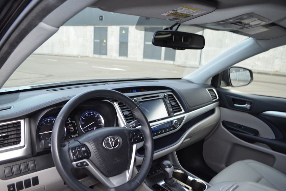 Продам Toyota Highlander 2015 года в Киеве