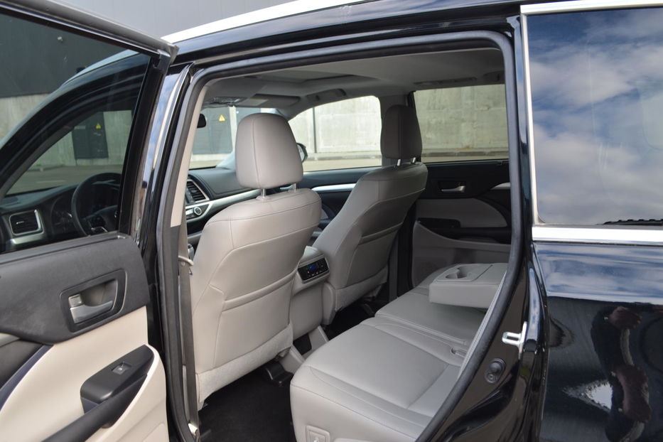 Продам Toyota Highlander 2015 года в Киеве