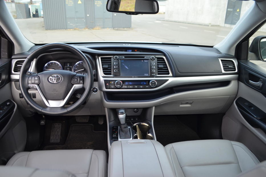 Продам Toyota Highlander 2015 года в Киеве