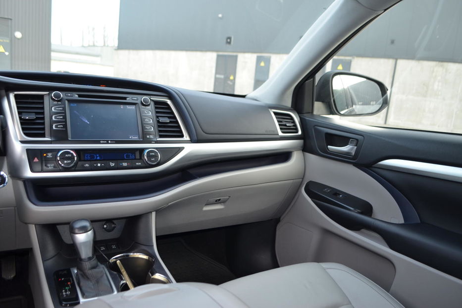Продам Toyota Highlander 2015 года в Киеве