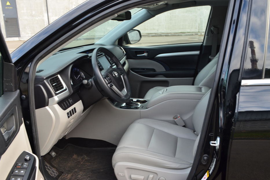 Продам Toyota Highlander 2015 года в Киеве