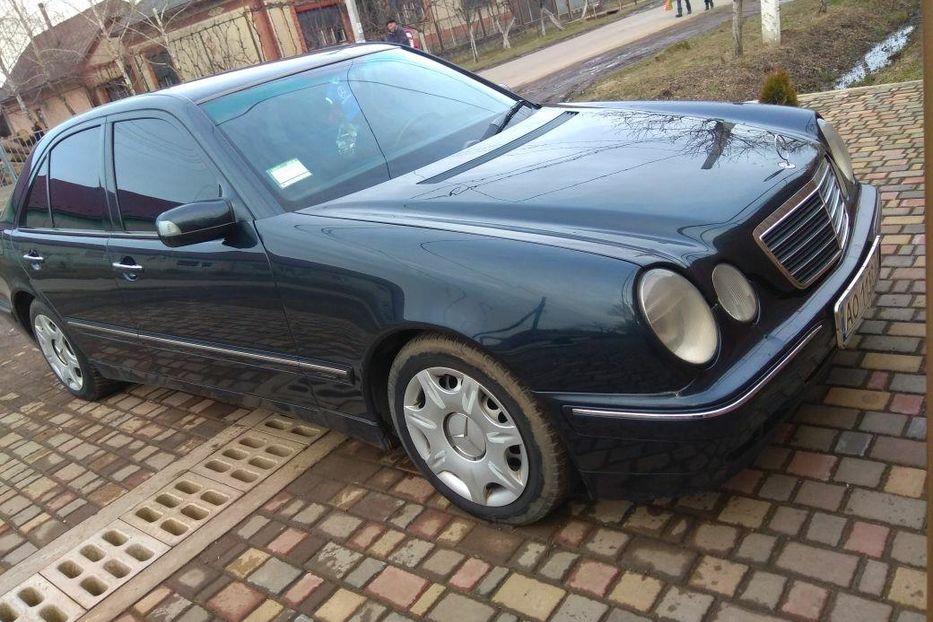Продам Mercedes-Benz 210 2001 года в г. Мукачево, Закарпатская область