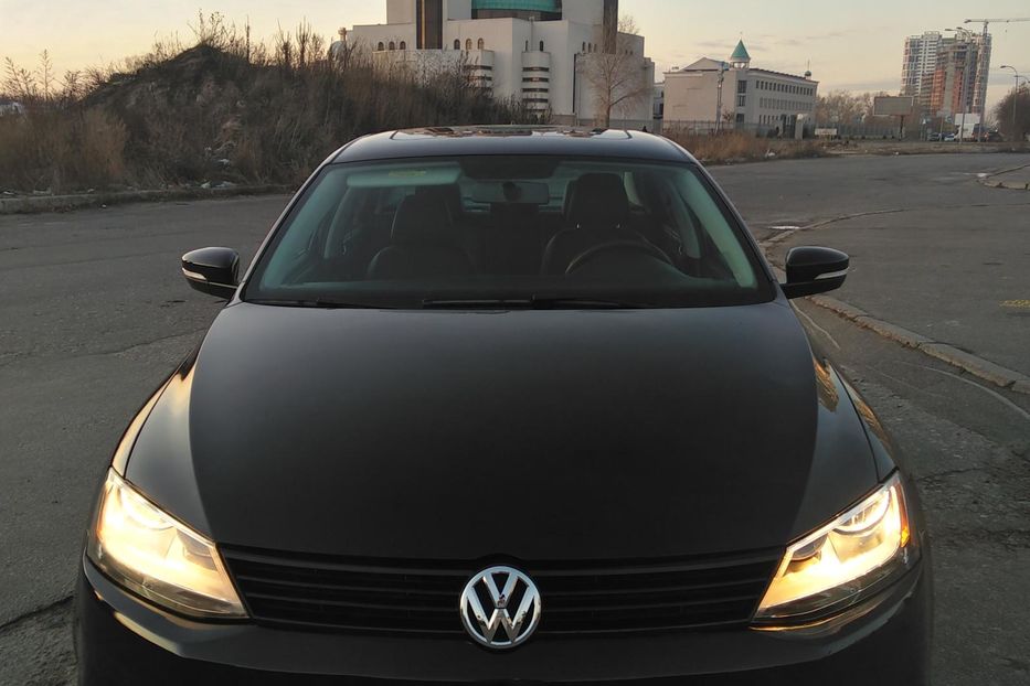 Продам Volkswagen Jetta SE 2012 года в Киеве