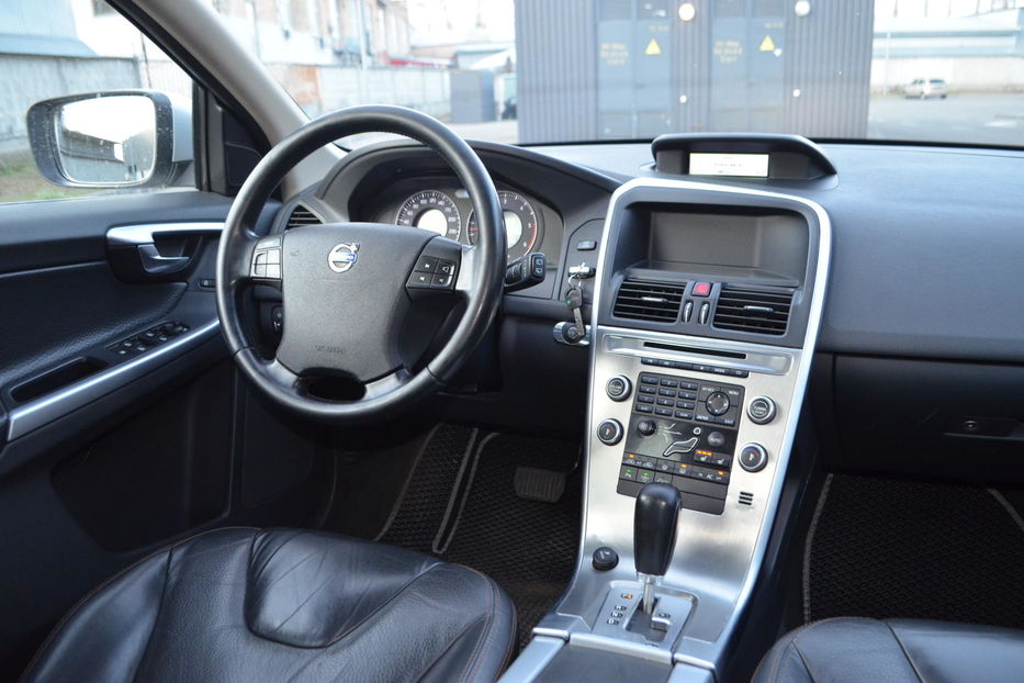 Продам Volvo XC60 D5 2008 года в Киеве