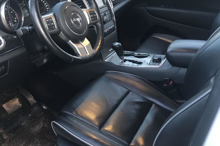 Продам Jeep Grand Cherokee 2012 года в Киеве