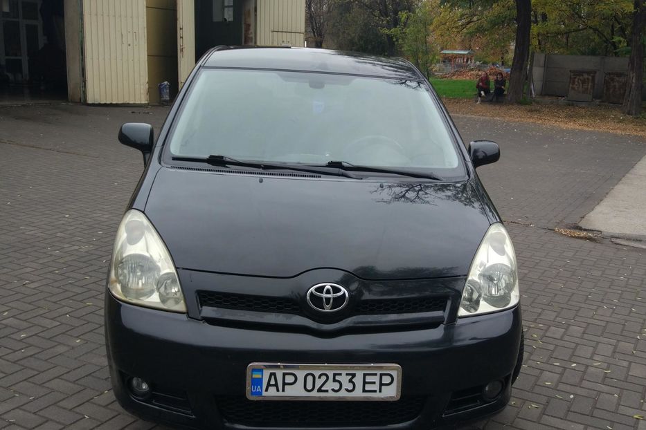Продам Toyota Corolla Verso 2004 года в Запорожье