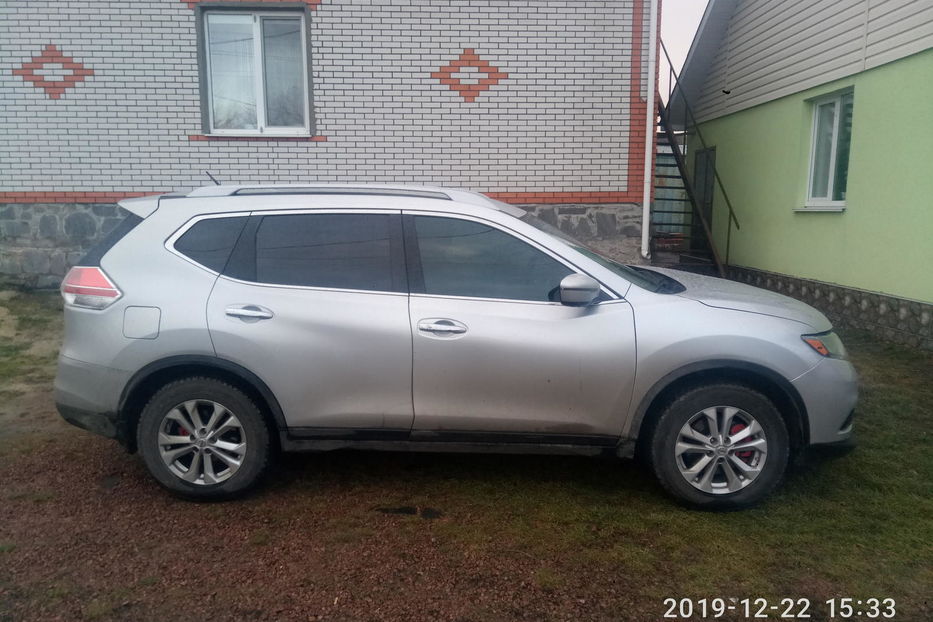 Продам Nissan Rogue SV AWD 2015 года в г. Володарск-Волынский, Житомирская область