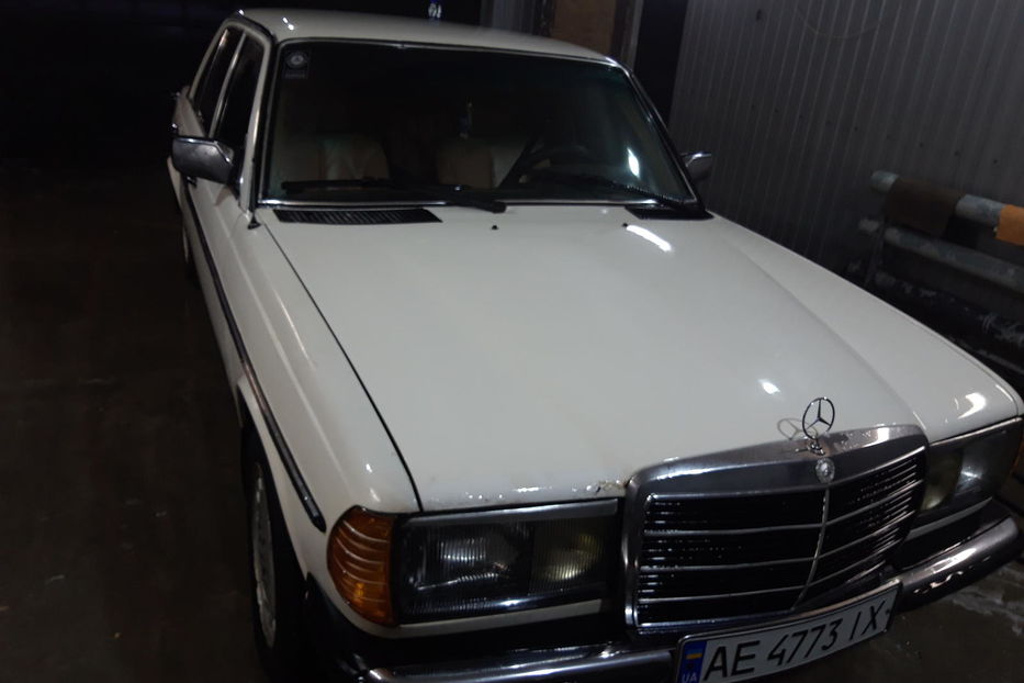 Продам Mercedes-Benz 240 1983 года в г. Кривой Рог, Днепропетровская область