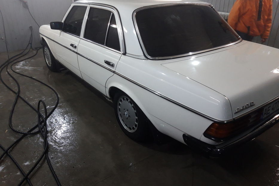 Продам Mercedes-Benz 240 1983 года в г. Кривой Рог, Днепропетровская область