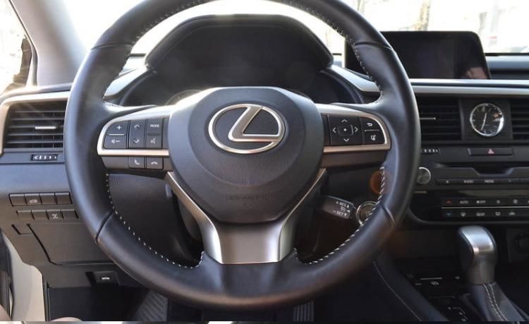 Продам Lexus RX 300 2018 года в Киеве