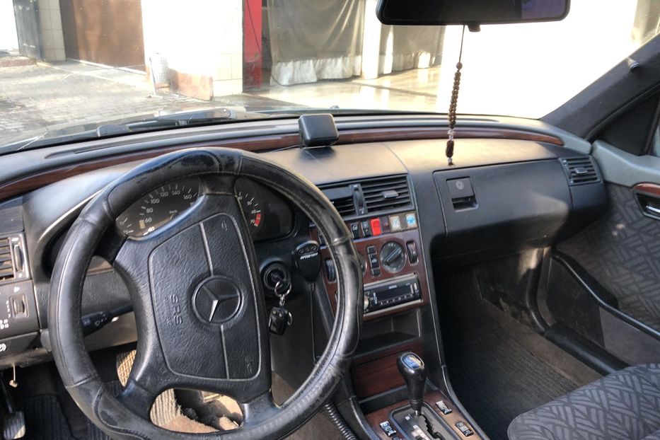 Продам Mercedes-Benz C-Class 2.0 avangard  1995 года в Одессе