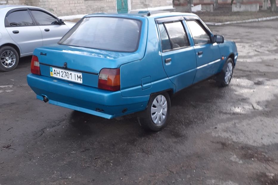 Продам ЗАЗ 1103 Славута 2004 года в Донецке