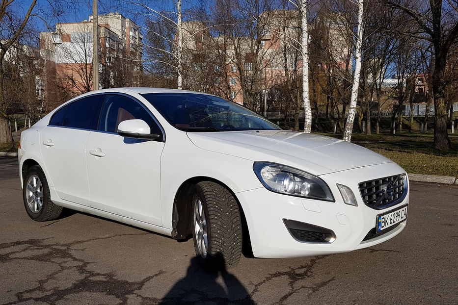 Продам Volvo S60 1.6 офіційна - БЕЗ ПІДКРАСІВ 2013 года в Ровно