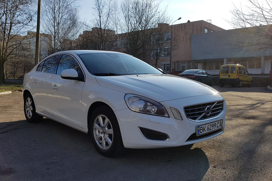 Продам Volvo S60 1.6 офіційна - БЕЗ ПІДКРАСІВ 2013 года в Ровно