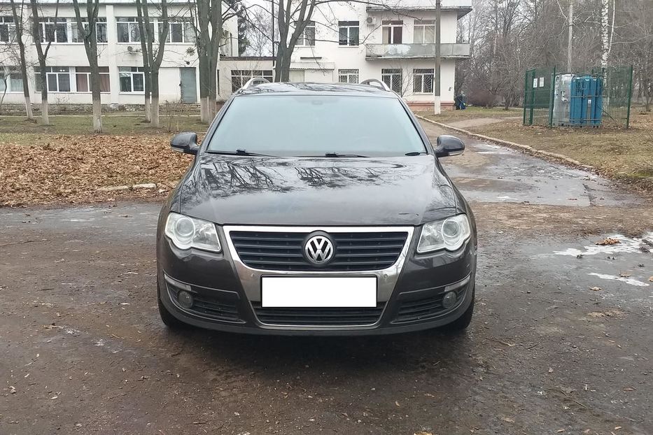 Продам Volkswagen Passat B6  Highline 2010 года в Харькове