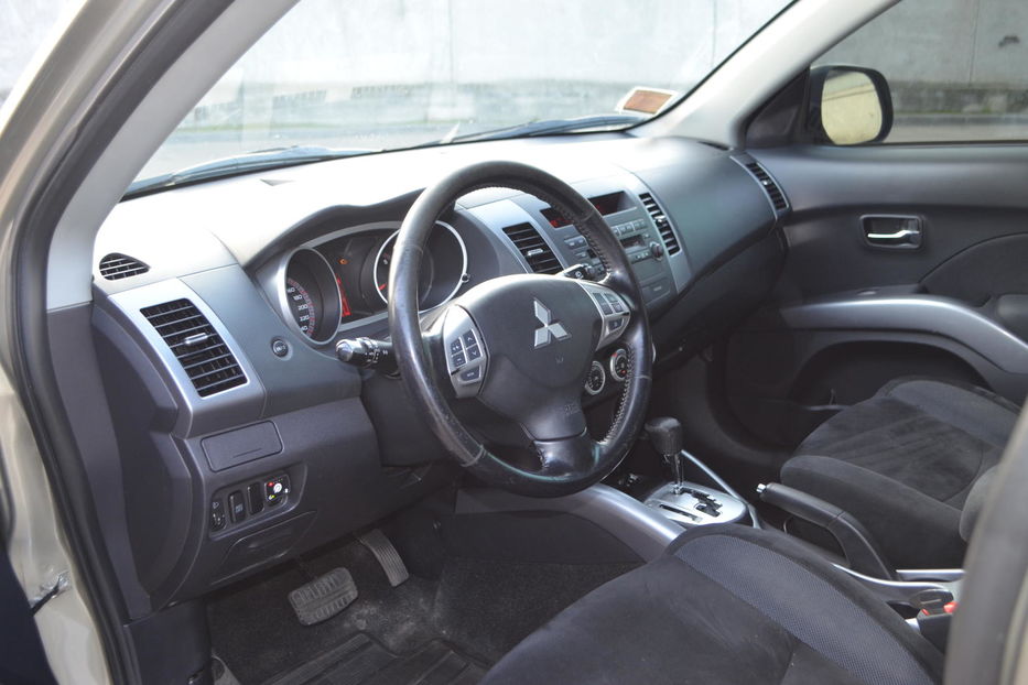 Продам Mitsubishi Outlander XL 2008 года в Киеве