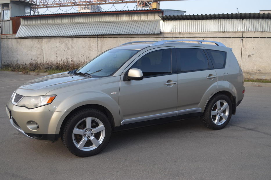 Продам Mitsubishi Outlander XL 2008 года в Киеве