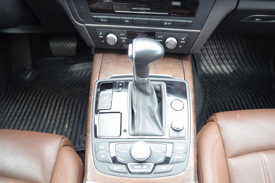 Продам Audi A6 2014 года в Киеве