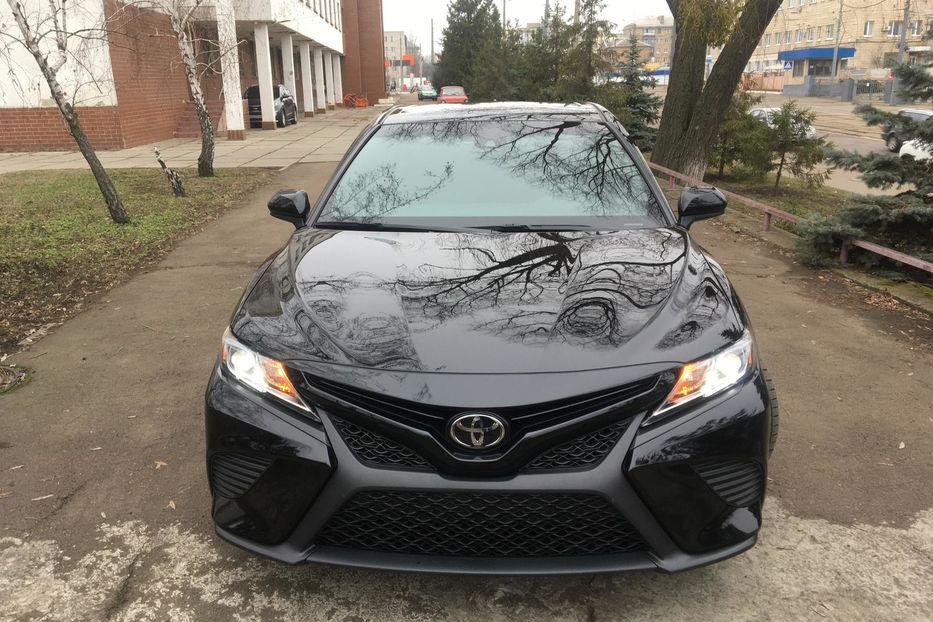 Продам Toyota Camry 2018 года в Киеве