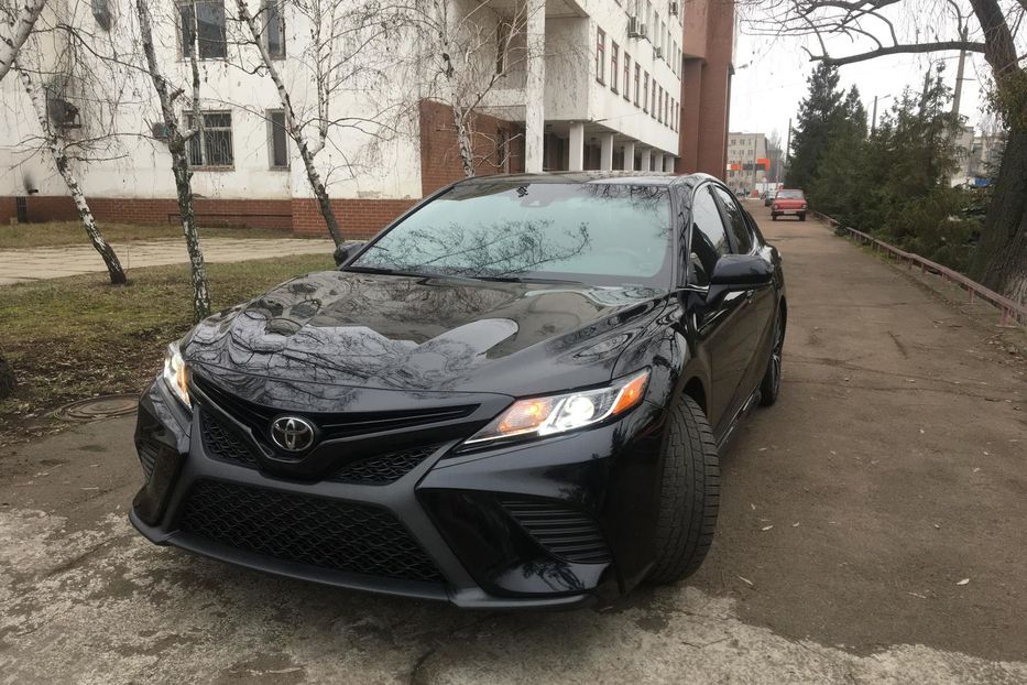 Продам Toyota Camry 2018 года в Киеве