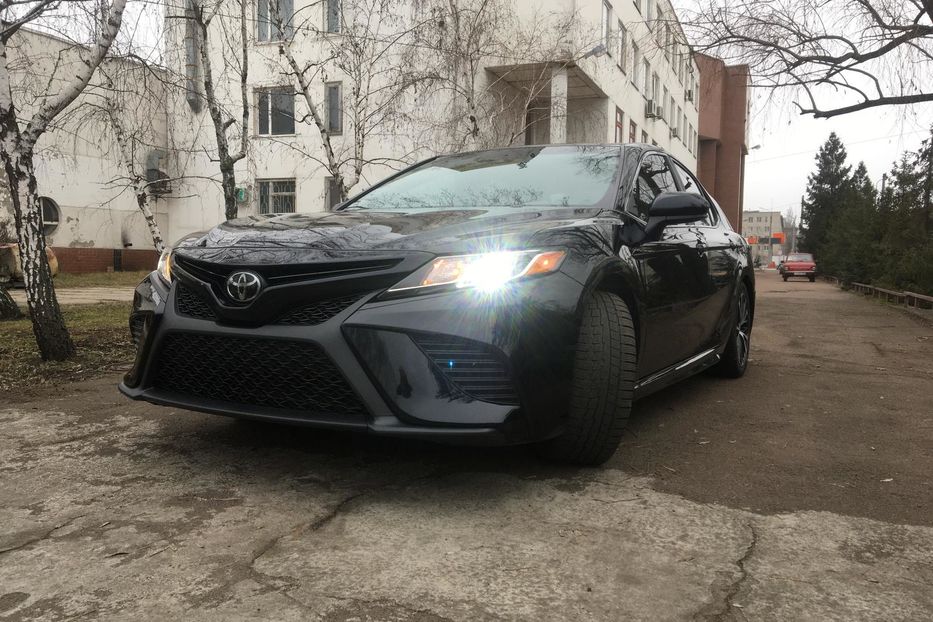 Продам Toyota Camry 2018 года в Киеве