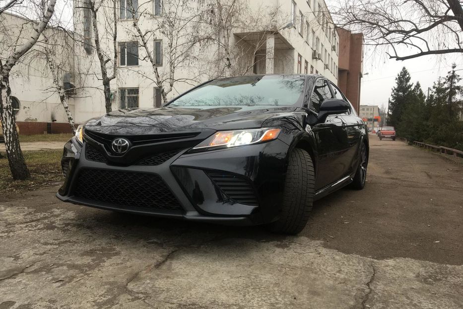 Продам Toyota Camry 2018 года в Киеве