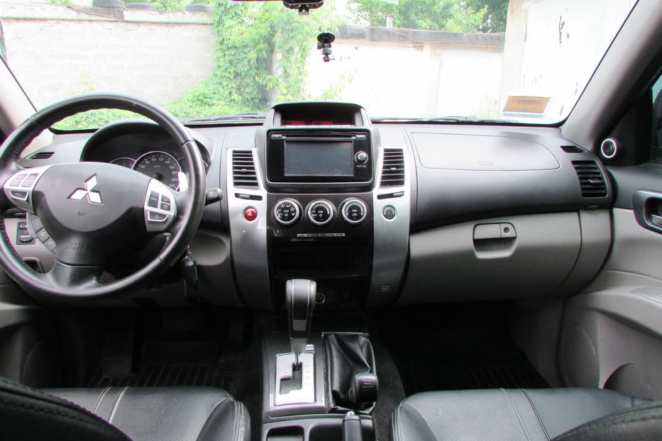Продам Mitsubishi Pajero Sport Ultimate 2014 года в Киеве