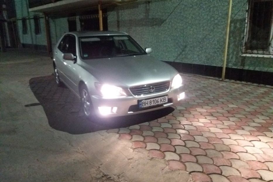 Продам Lexus IS 200 1999 года в Одессе