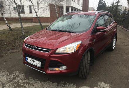 Продам Ford Escape TITANIUM  2013 года в Киеве