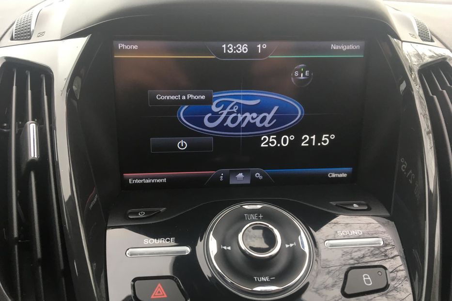 Продам Ford Escape TITANIUM  2013 года в Киеве