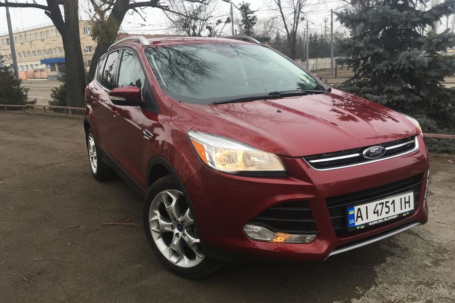 Продам Ford Escape TITANIUM  2013 года в Киеве