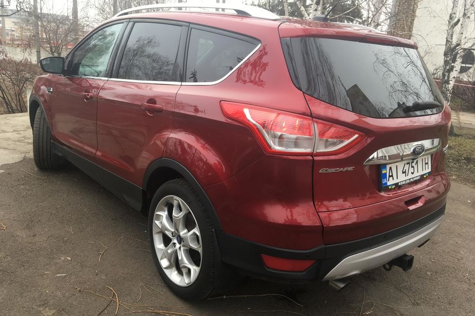Продам Ford Escape TITANIUM  2013 года в Киеве