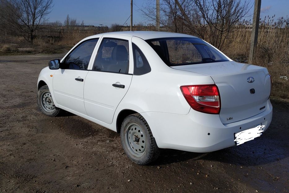 Продам ВАЗ 2190 Гранта 2014 года в Луганске