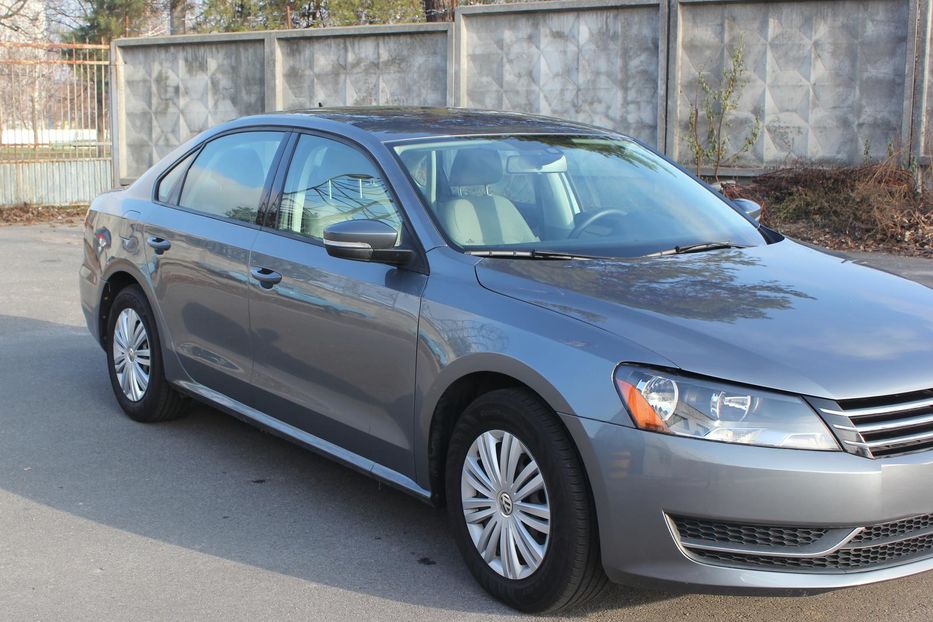 Продам Volkswagen Passat B7 TSI 2015 года в Киеве