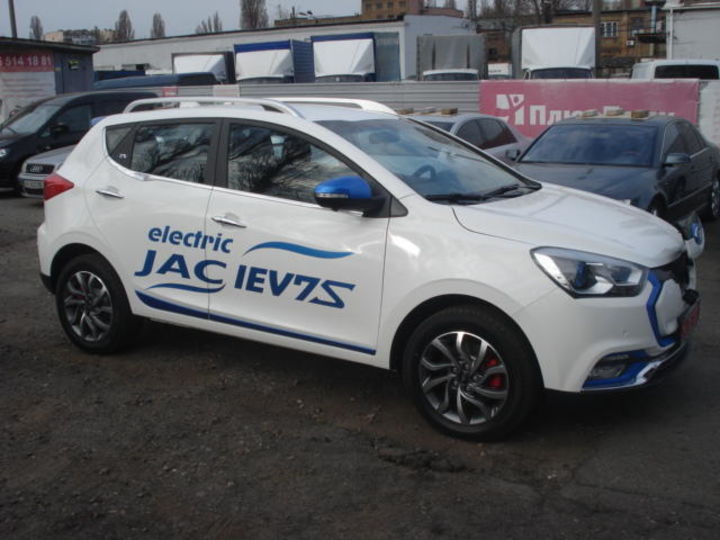 Продам JAC s2 iEV7S 2020 года в Киеве