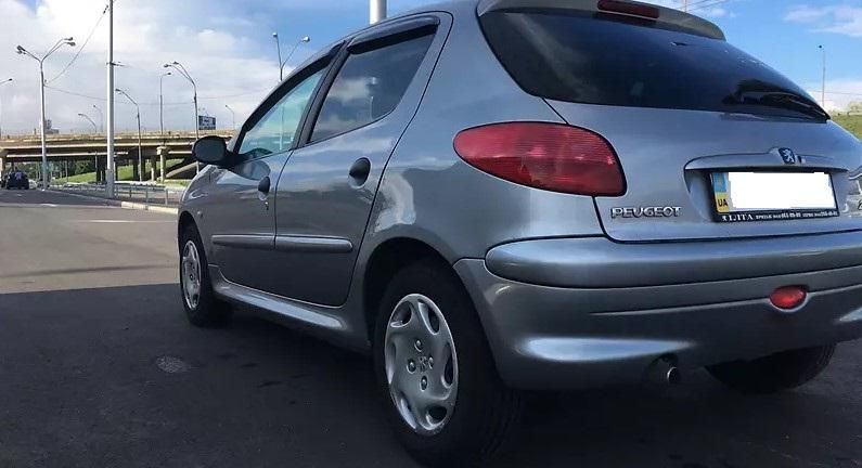 Продам Peugeot 206 2001 года в Киеве