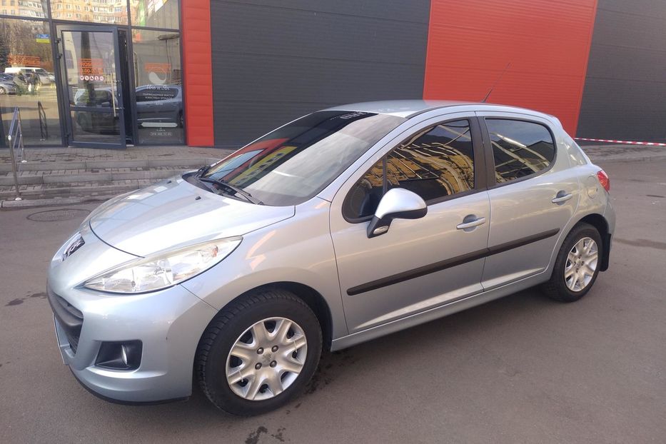 Продам Peugeot 207 4-х дверный 2010 года в г. Кривой Рог, Днепропетровская область