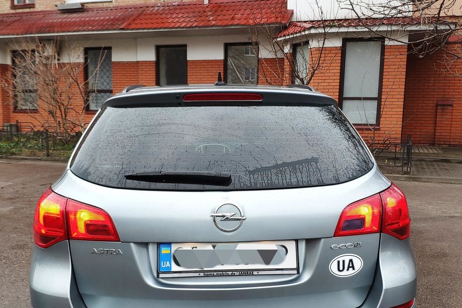 Продам Opel Astra J NAVI 2012 года в Черкассах