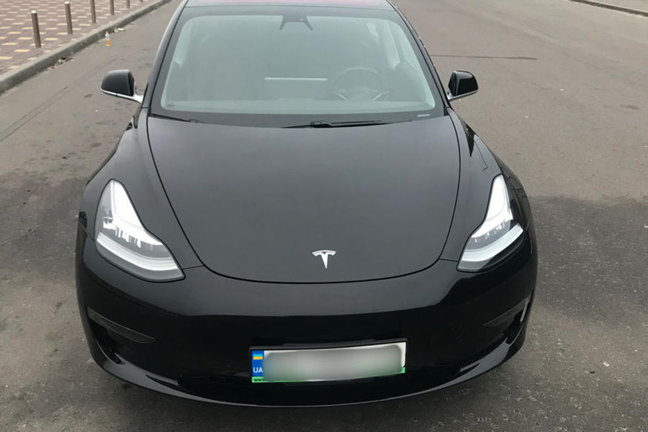Продам Tesla Model 3  Long Range 2018 года в Киеве