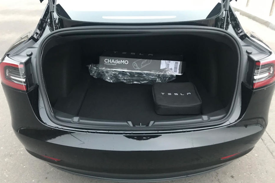 Продам Tesla Model 3  Long Range 2018 года в Киеве