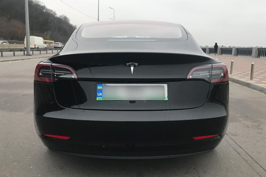 Продам Tesla Model 3  Long Range 2018 года в Киеве