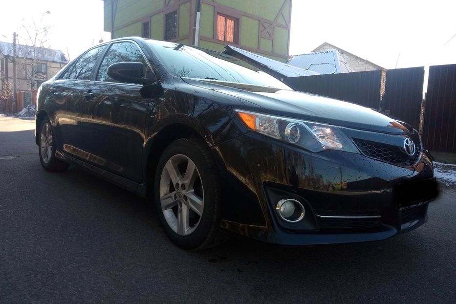 Продам Toyota Camry 2012 года в Киеве
