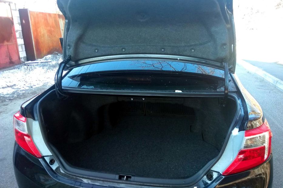 Продам Toyota Camry 2012 года в Киеве