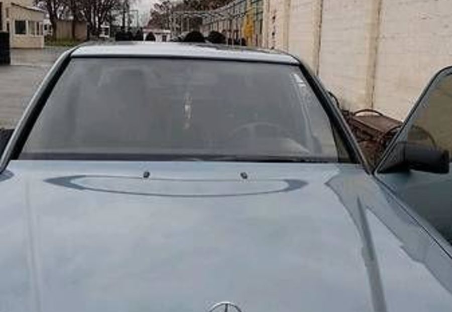 Продам Mercedes-Benz E-Class 230е  1988 года в г. Кривой Рог, Днепропетровская область